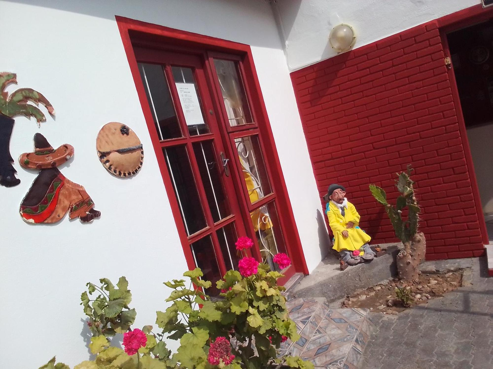 Feathers Inn Guest House Walvis Bay Exteriör bild